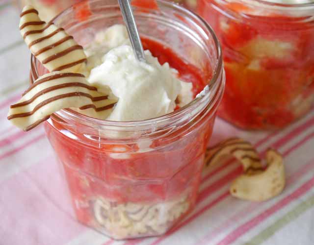 Erdbeer-Trifle mit Schoko-Chips